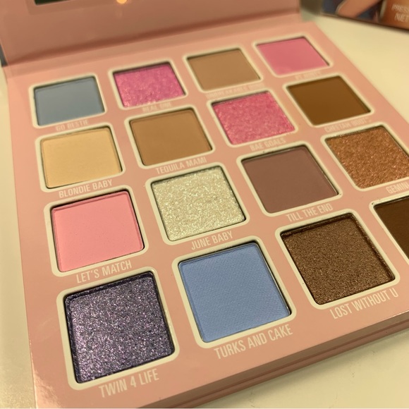 Limited Edition Kylie x Stassie Eyeshadow Palette BNIB - Picture 4 of 4